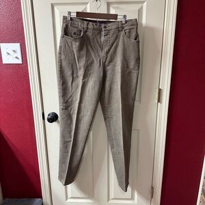 Gloria Vanderbilt Amanda Brown Straight Jeans with pocket detail size 12